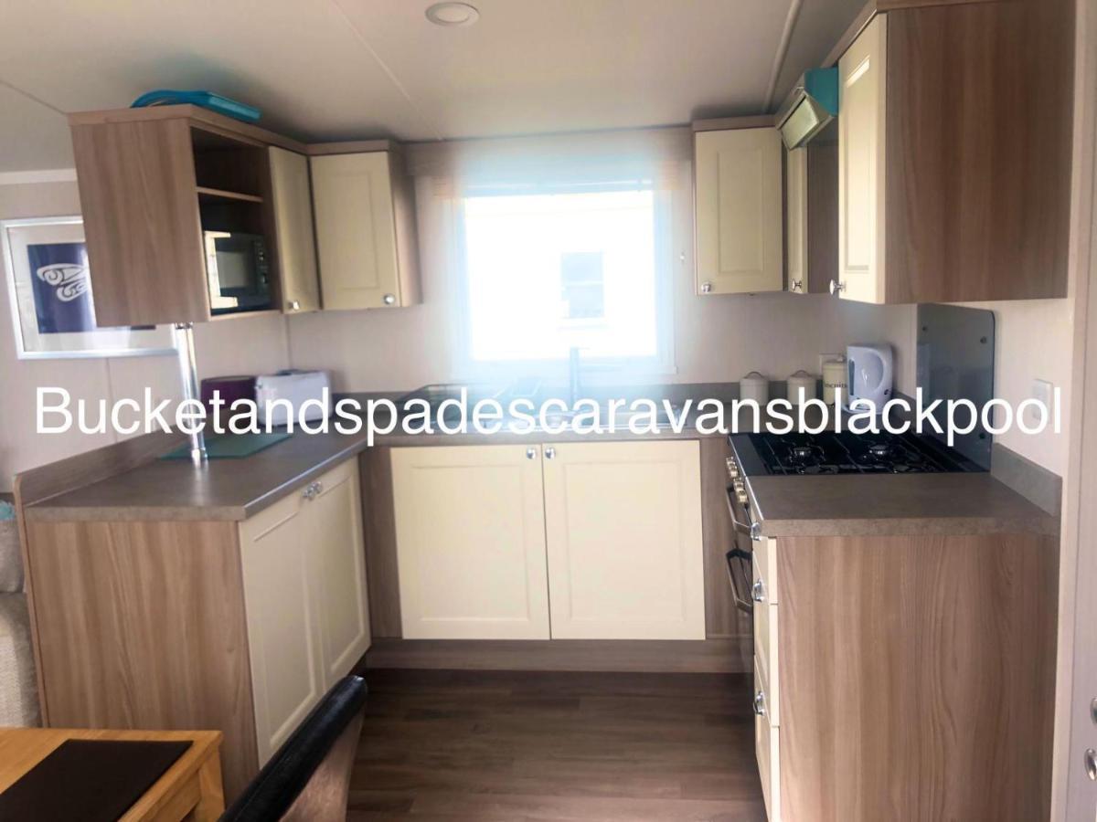 Blackpool Caravans Marton Mere Exterior photo